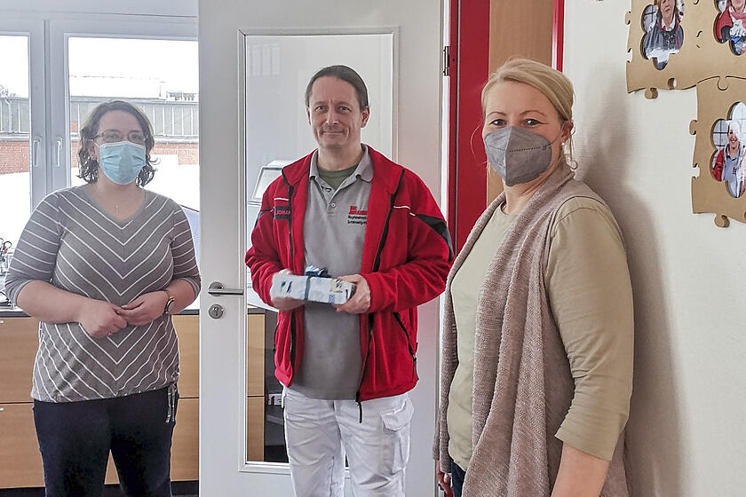 Michael Neuber startete vor 25 Jahren als Pflegeassistent und ist nun nach abgeschlossener Ausbildung Pflegefachkraft.