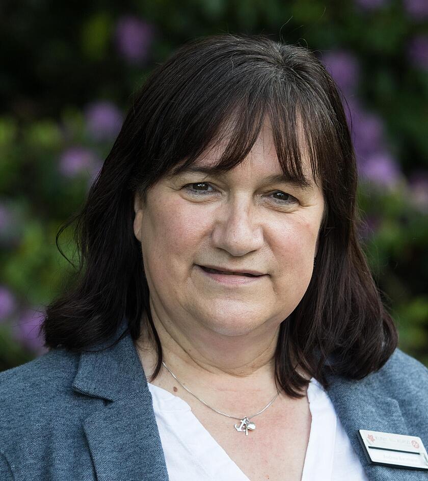 Frau Baumann, Mitarbeiterin im Bereich Pflege in der Klinik am Korso