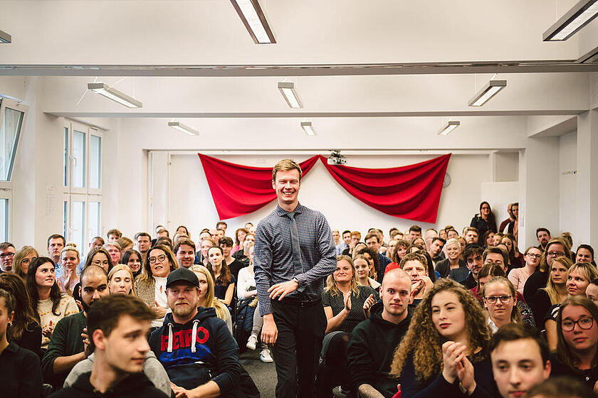 Ein Blick ins Plenum von vorne