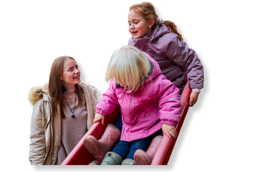Kinder rutschen Rutsche runter