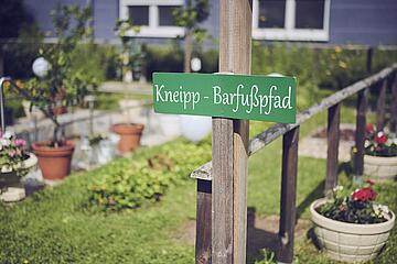 Barfußpfad im Garten des Johanniter-Hauses Dietrichsroh