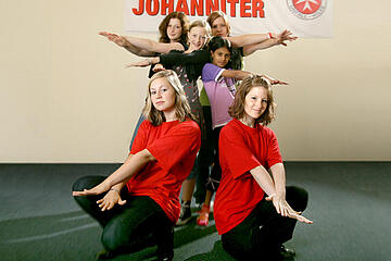 2008 - Das Soziale Lernstudio der Johanniter in Wittmund bietet soziale Teilhabe für Kinder und Jugendliche aus sozial schwächeren Familien. Es wird zusammen musiziert und getanzt.