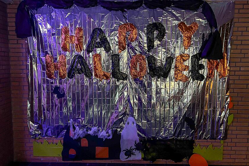 Mit viel Kreativität haben das Team und die Kinder die Johanniter-Kita Traumland für die Halloween-Party geschmückt.