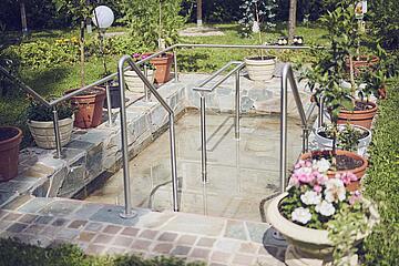 Kneippbecken im Garten des Johanniter-Haus Dietrichsroth