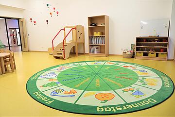 gelber Gruppenraum Johanniter-Kinderkrippe "Turmwichtel"