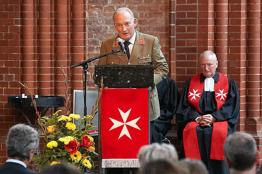 Der damalige Präsident der Johanniter-Unfall-Hilfe Hans-Peter v. Kirchbach bei den Feierlichkeiten zum 60-jährigen Jubiläum der Johanniter-Unfall-Hilfe in der Heilig-Kreuz-Kirche in Berlin.