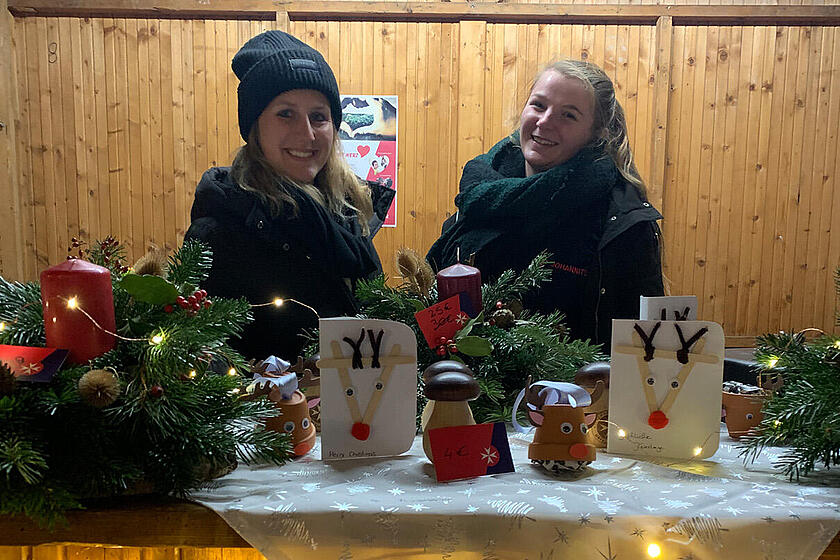 Der Johanniterstand auf dem Weihnachtsmarkt